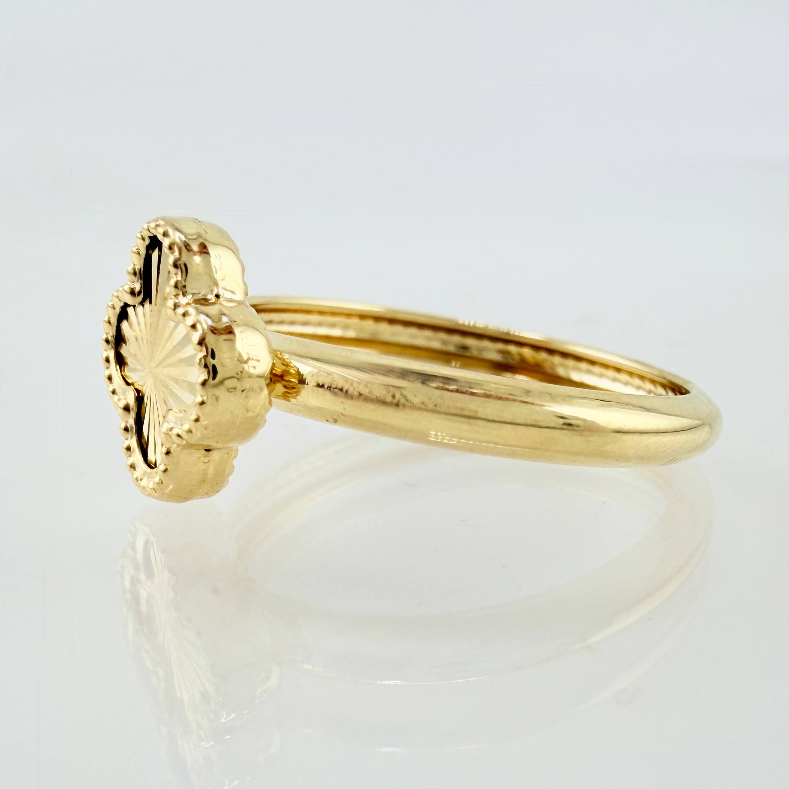 Anillo Trebol Diamantado 1.1gr / T6 / Oro Amarillo 18K ©