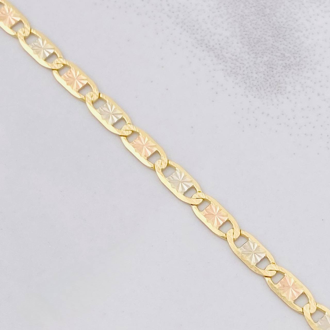 Cadena Plana 7.4g / 45cm / 3.4mm Tres Oros 18K