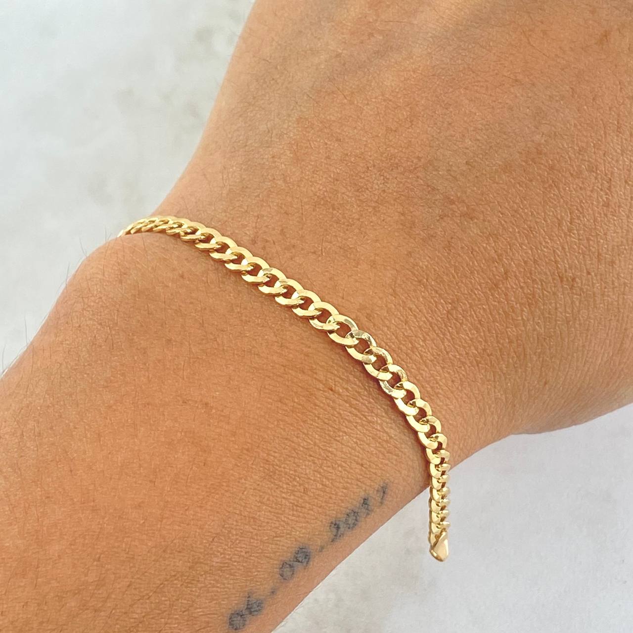 Pulso Cubano 4.45gr / 21cm / 4mm Oro Amarillo +0 18K