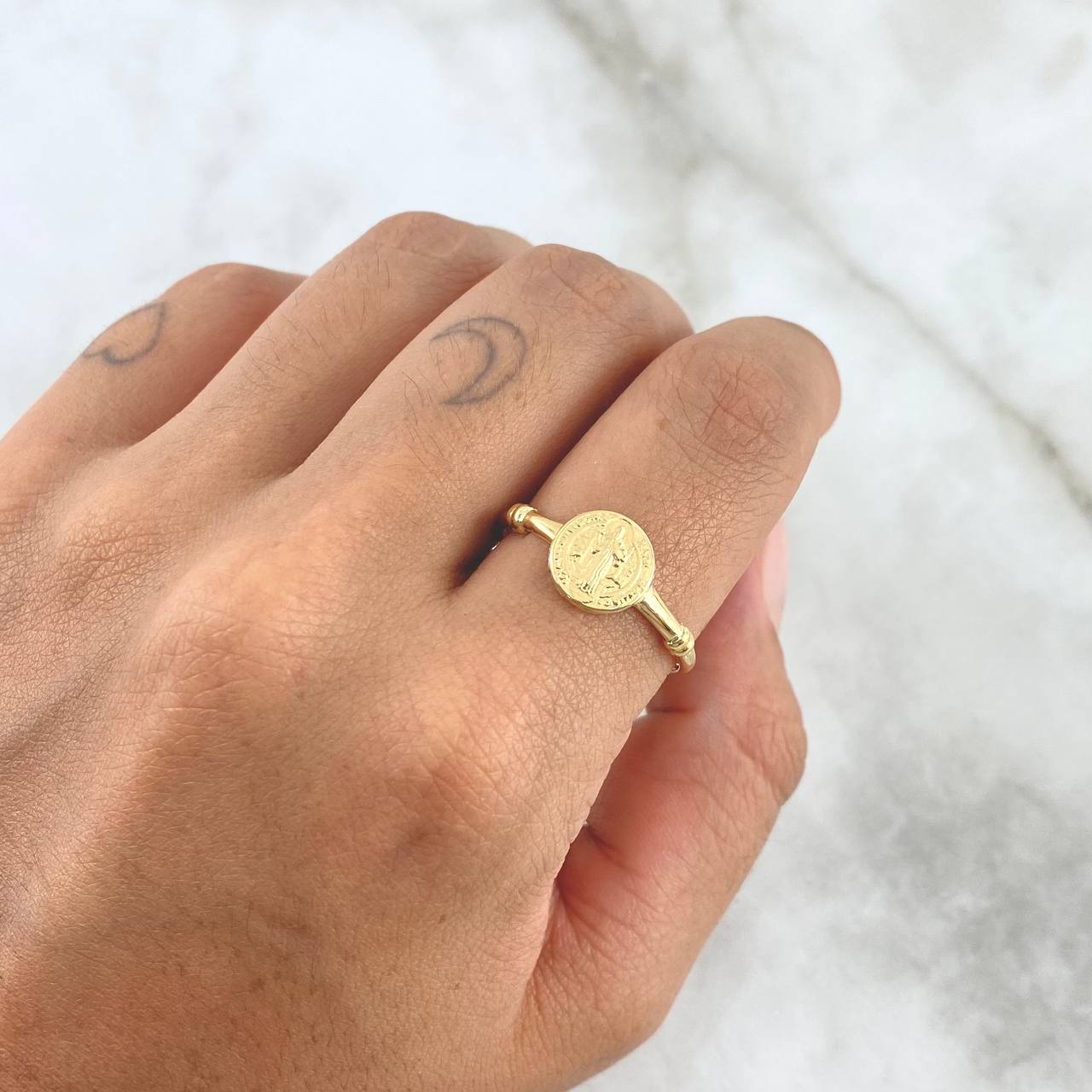 Anillo Sello San Benito 1.55  T9 1/4 / Nudo Liso  Oro Amarillo 18K *