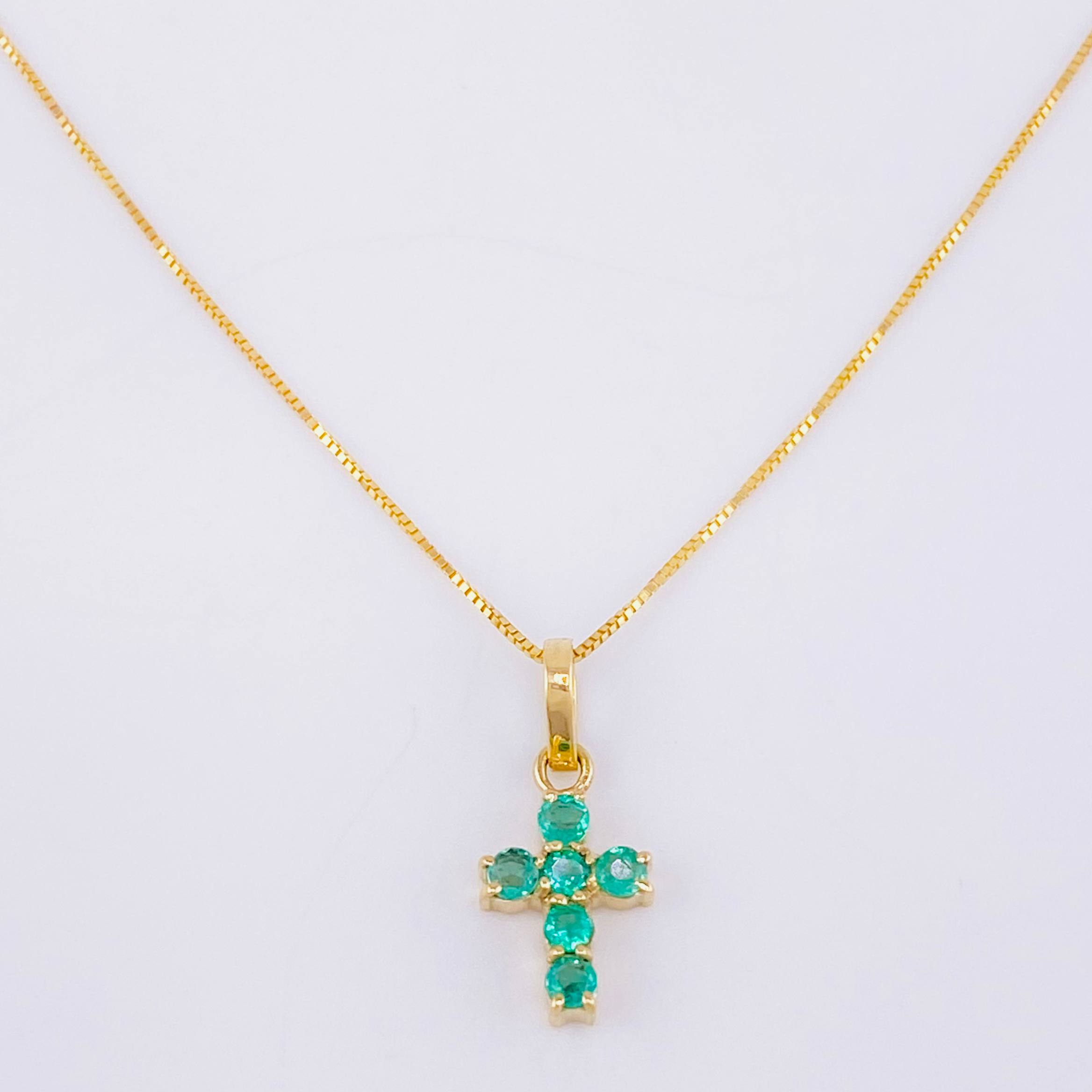 Set Cadena Veneciana + Dije Cruz Tupida Esmeralda 9 Pts / 1.3 g / 45 cm Oro Amarillo 18K