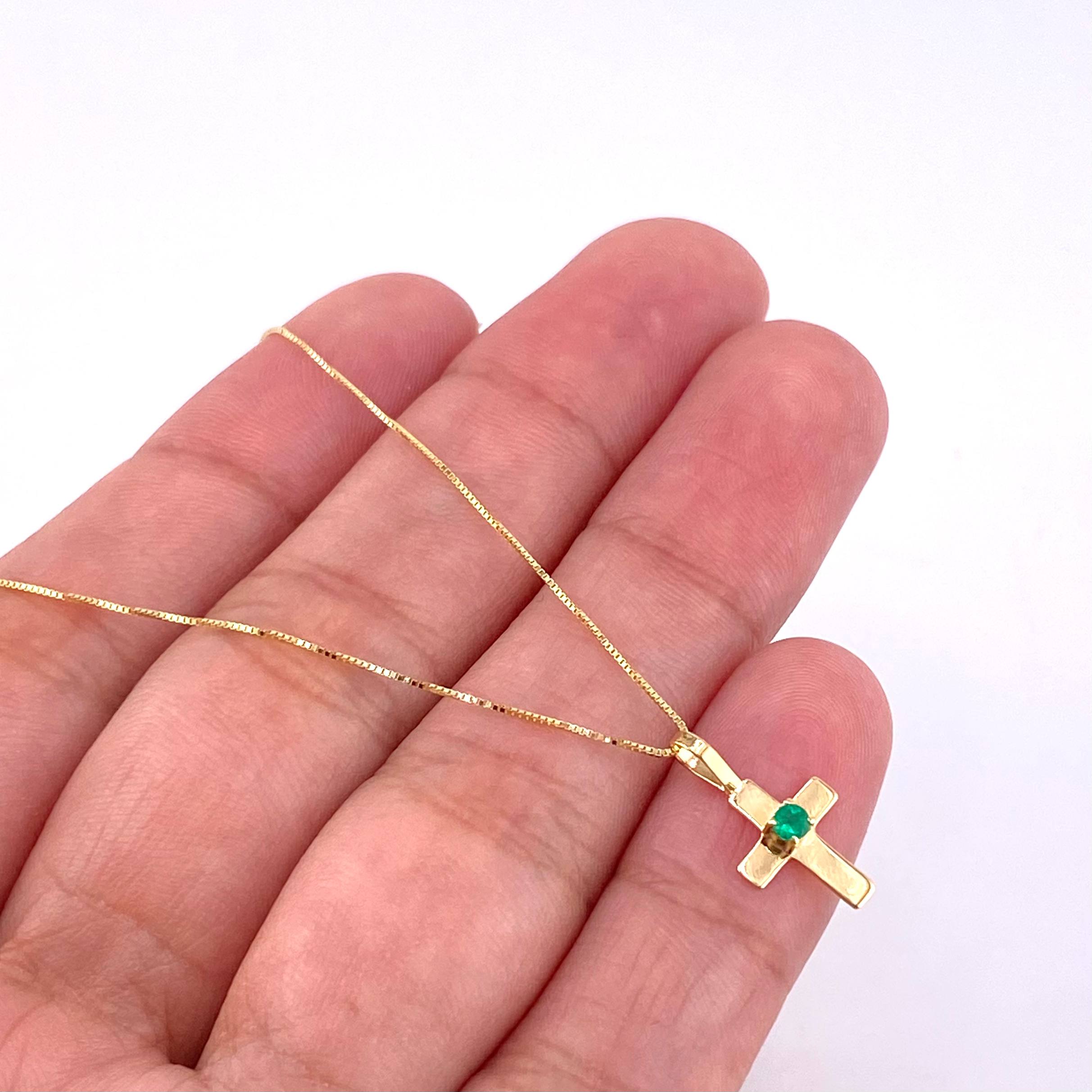 Set Cadena Veneciana + Dije Cruz Lisa Esmeralda 5 Pts / 1.2 g / 45 cm Oro Amarillo 18K