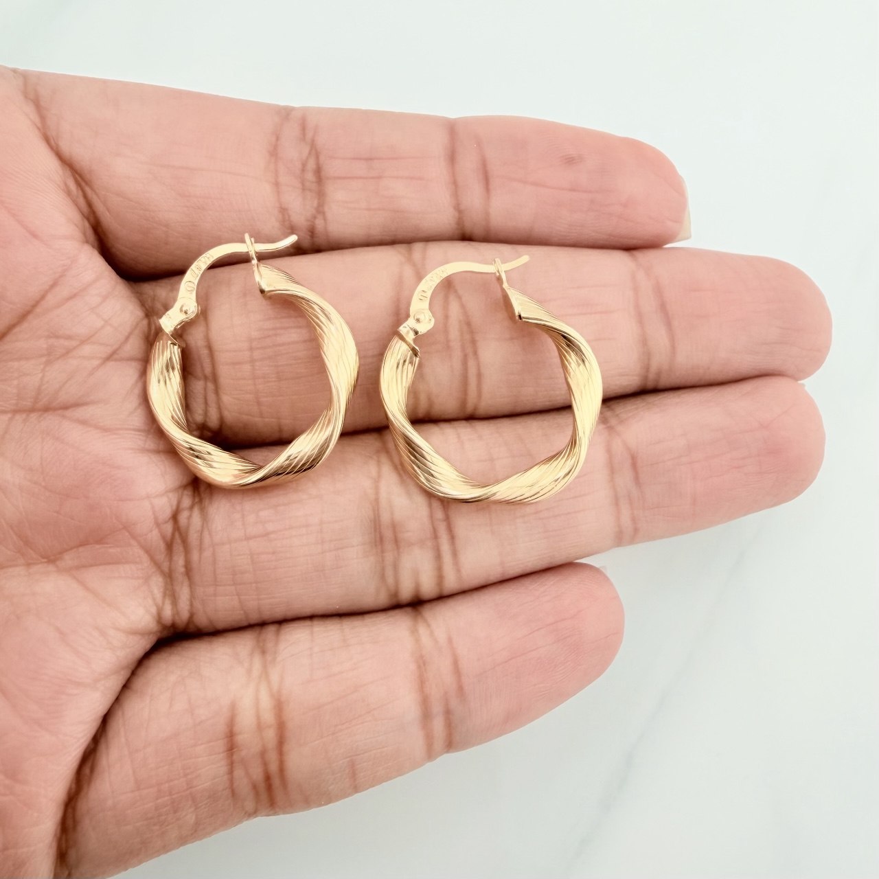 Candongas Bella 1.9 g / 2.4 cm Oro Amarillo 18K