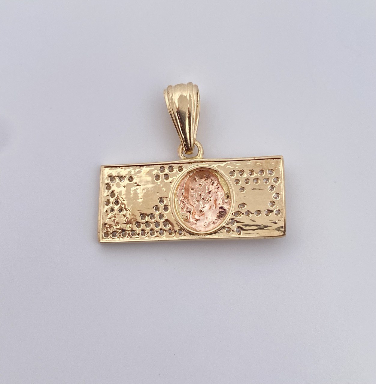 Dije Dólar 3.5gr / 2.6cm / Circones Blancos Tres Oros  18K $