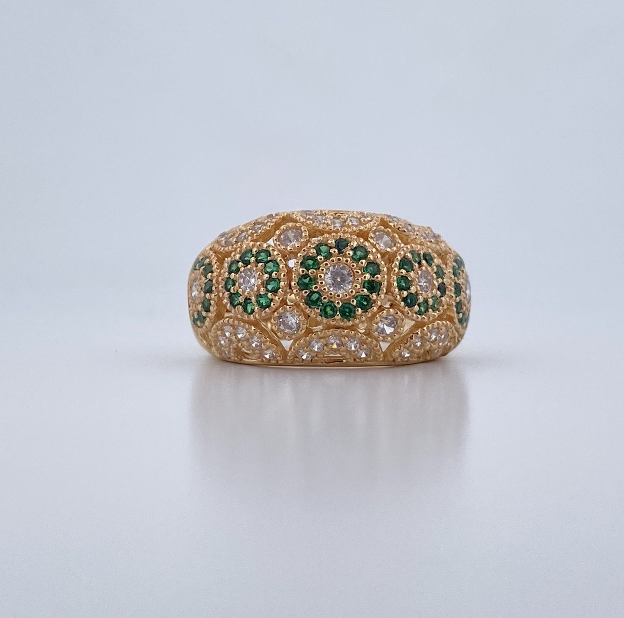 Anillo Hongo 6.95gr / T6 3/4 / Circones Blancos Verdes  Oro Amarillo 18K $
