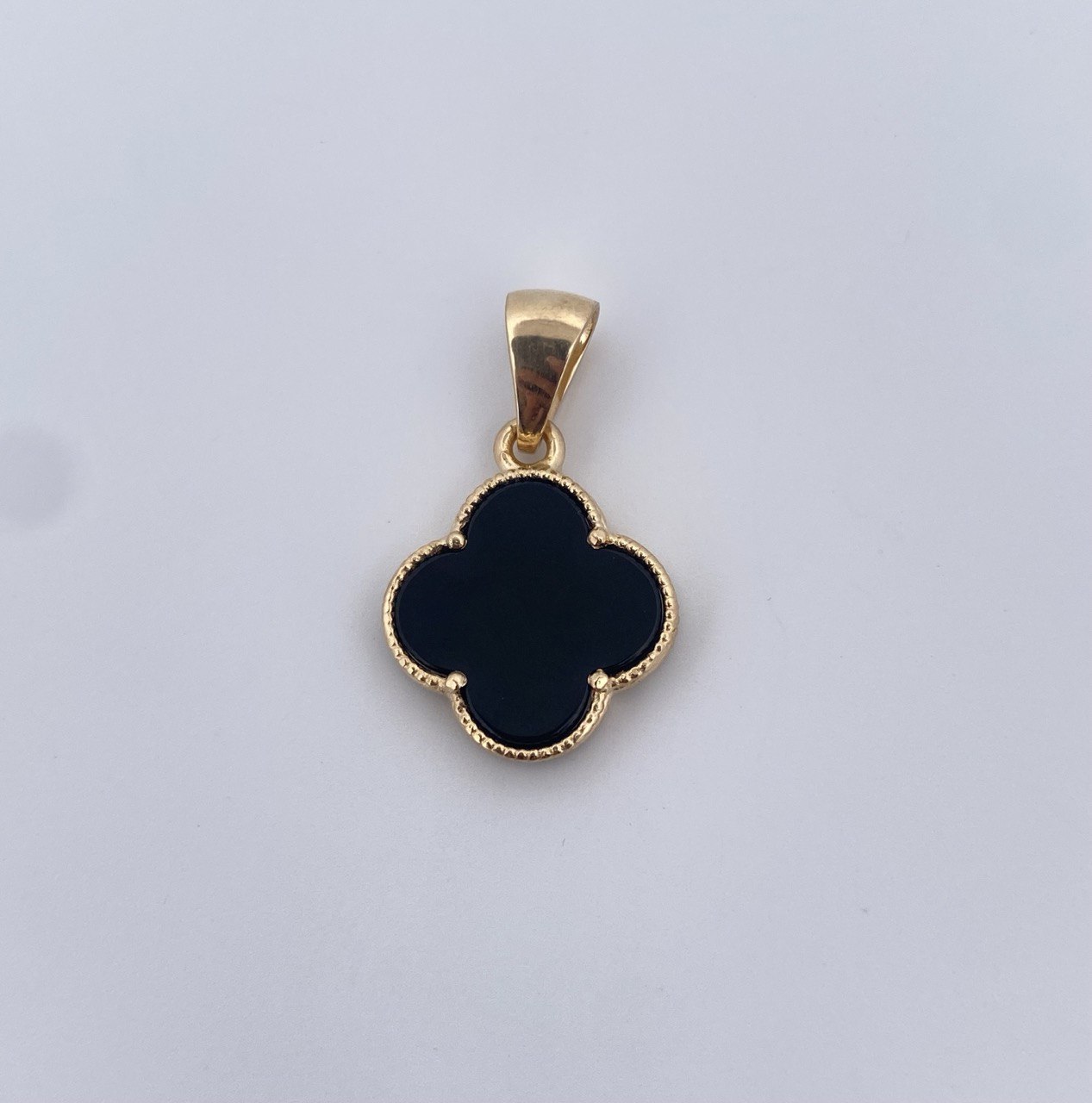 Dije Trebol 1.9gr / 2.4cm / Onix Negro Oro Amarillo Nac.Esp. 18K &