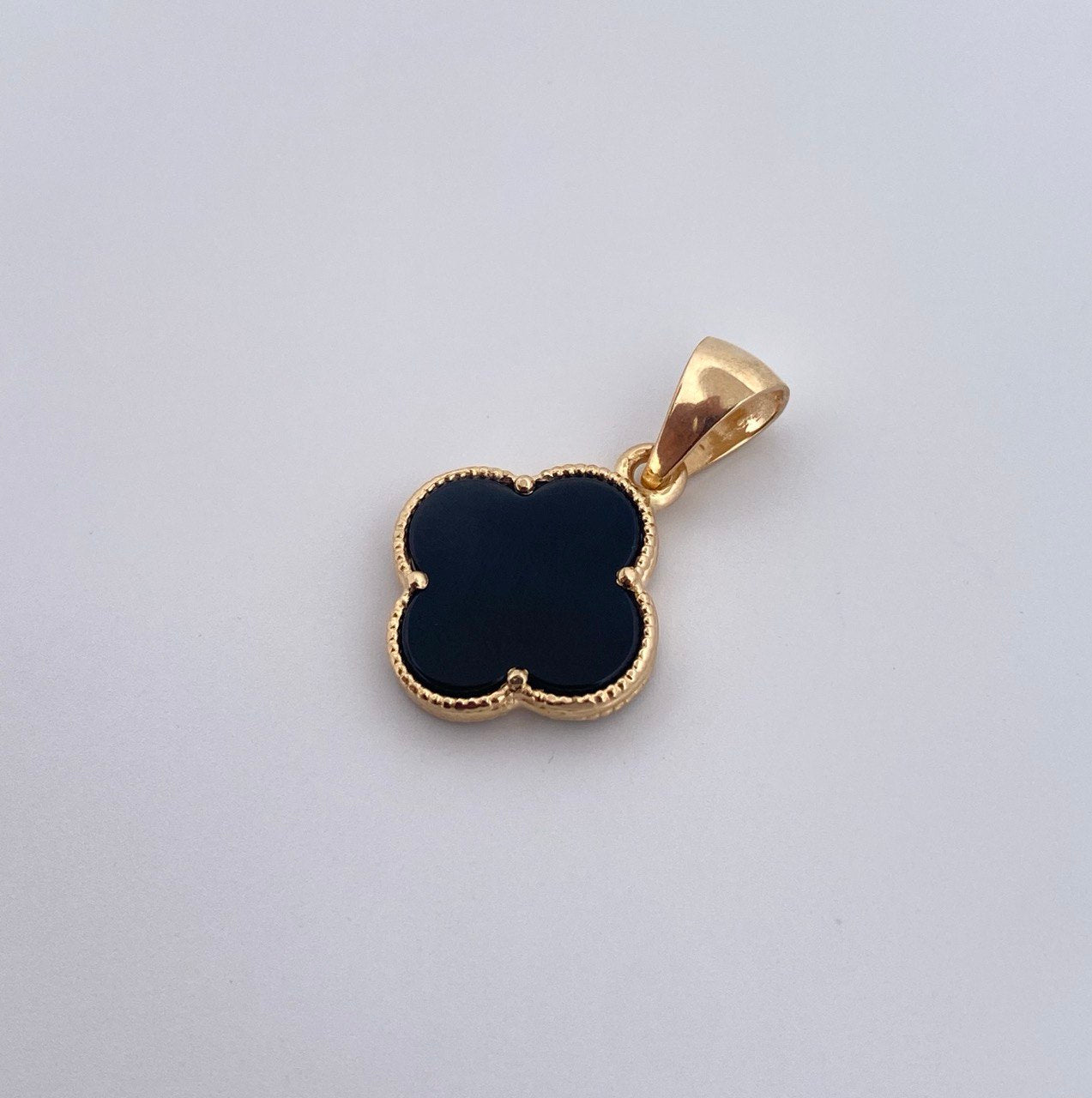 Dije Trebol 1.9gr / 2.4cm / Onix Negro Oro Amarillo Nac.Esp. 18K &