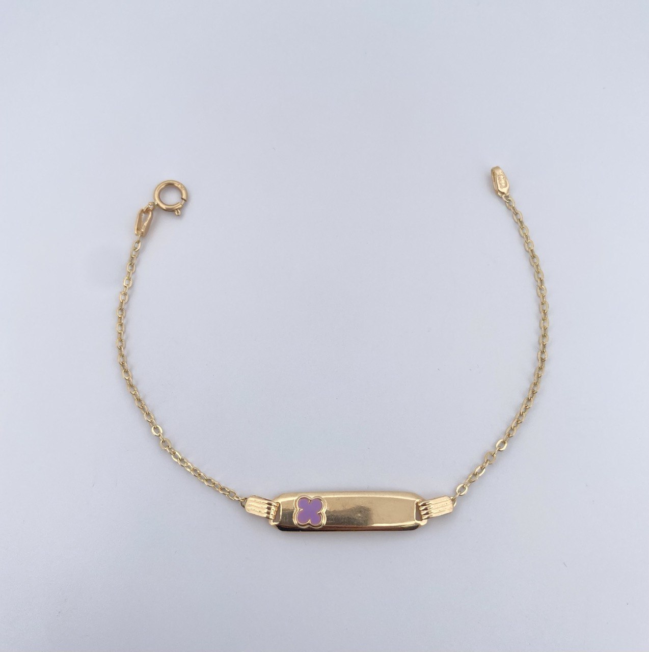 Pulso Bebe Aro Seguido 1.45gr / 15cm / 1mm Placa Rectangular Trebol Morado Oro Amarillo 18K $