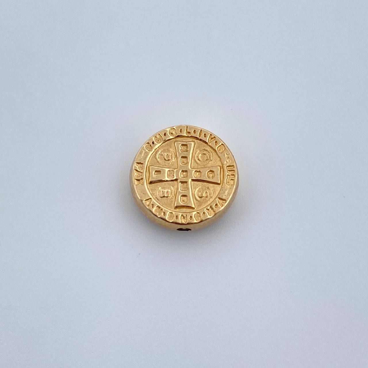 Herraje San Benito 0.4gr / 1.1cm / Troquelado Oro Amarillo 18K &