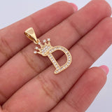 Dije Letra D Corona 1.55gr / 2.6cm / Circones Blancos Oro Amarillo 18K &
