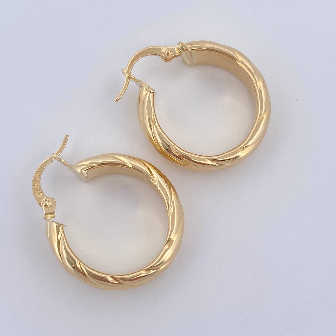 Candongas Semi 5.1gr / 2.5cm / Oro 18K $
