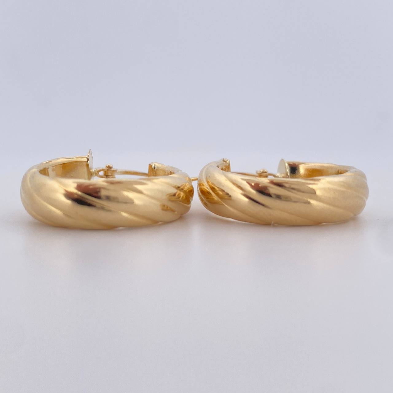 Candongas Semi 5.1gr / 2.5cm / Oro 18K $