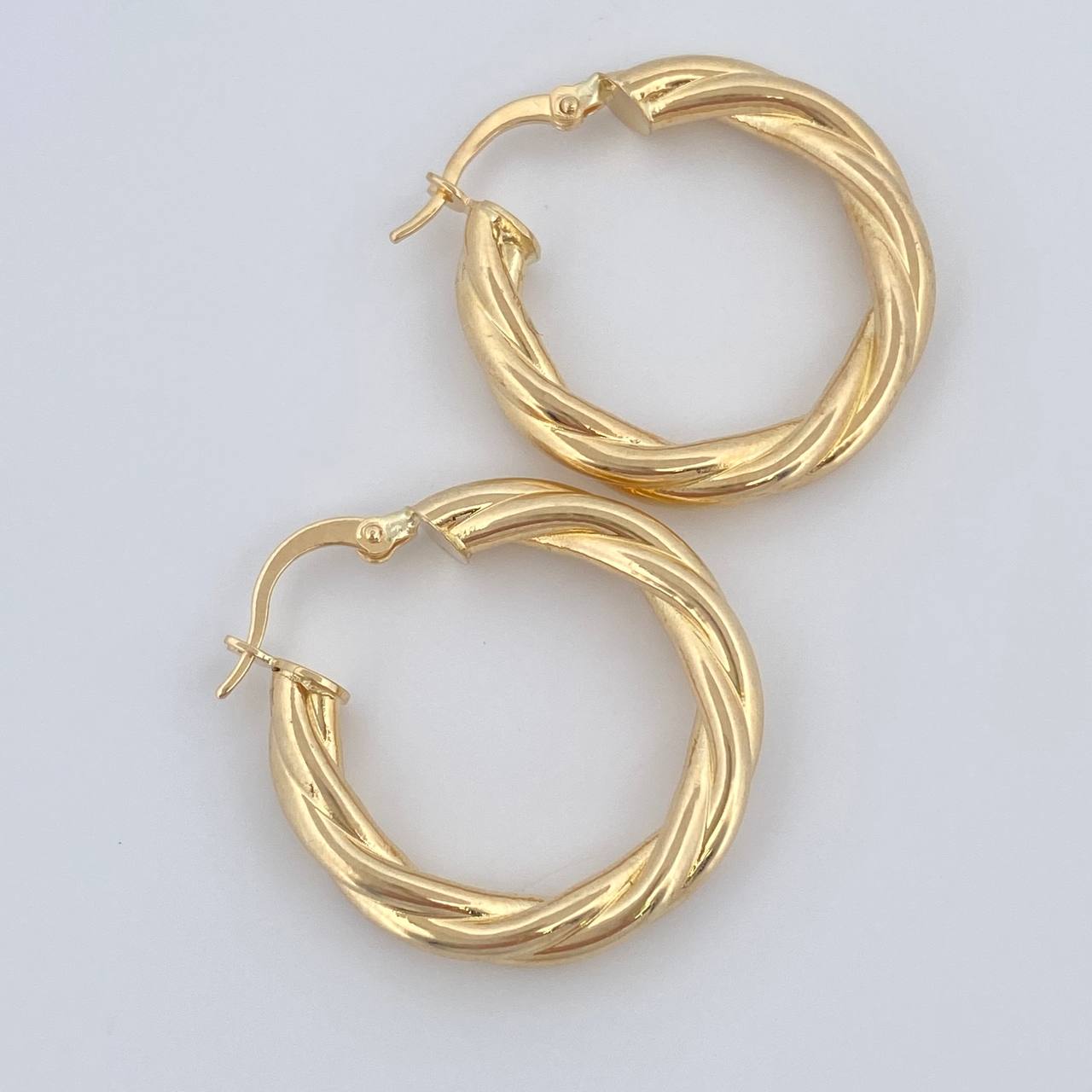 Candongas Tere 3.65gr / 2.8cm / Oro 18K $