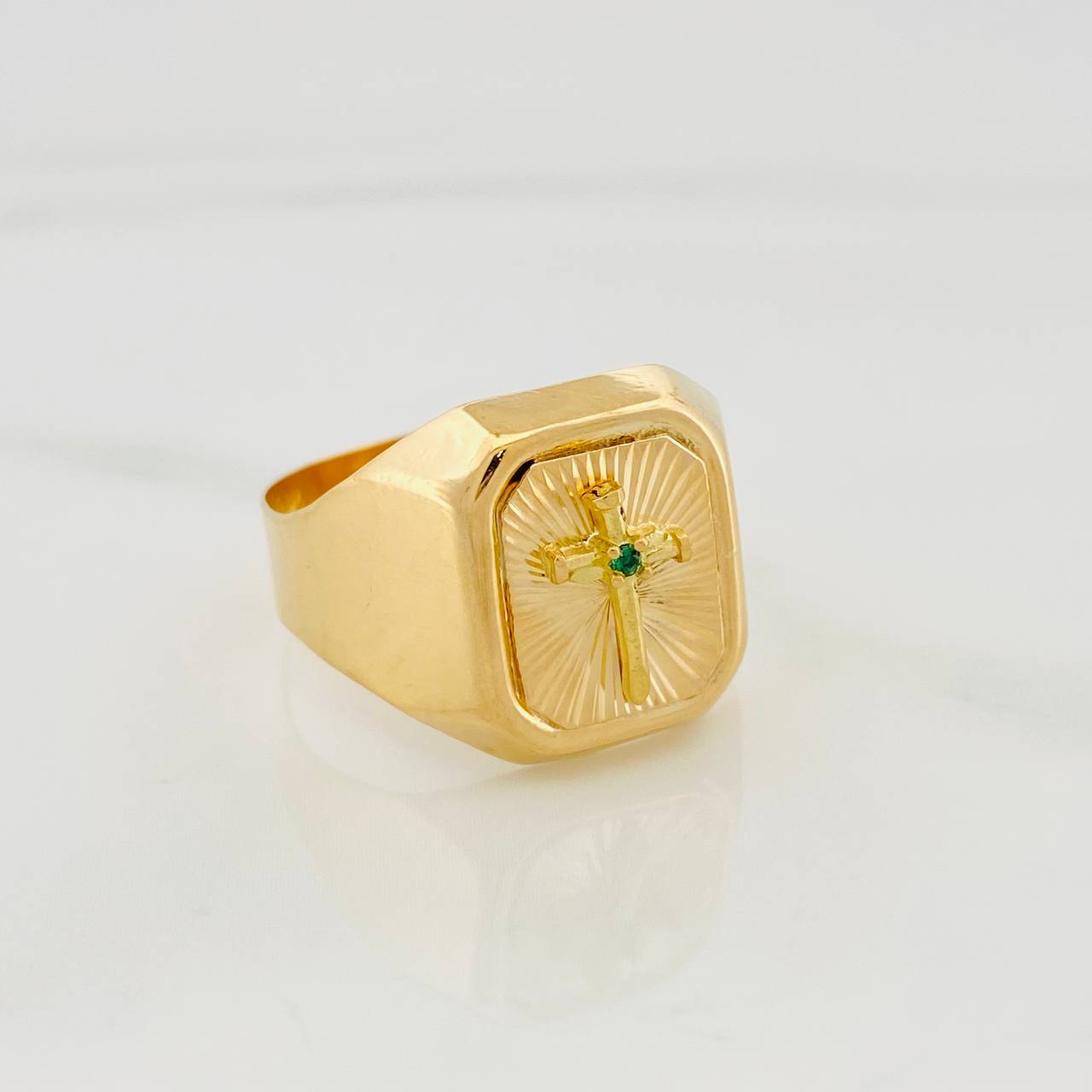 Anillo Cruz Clavo 3.45 g / T10 Oro Amarillo 18K