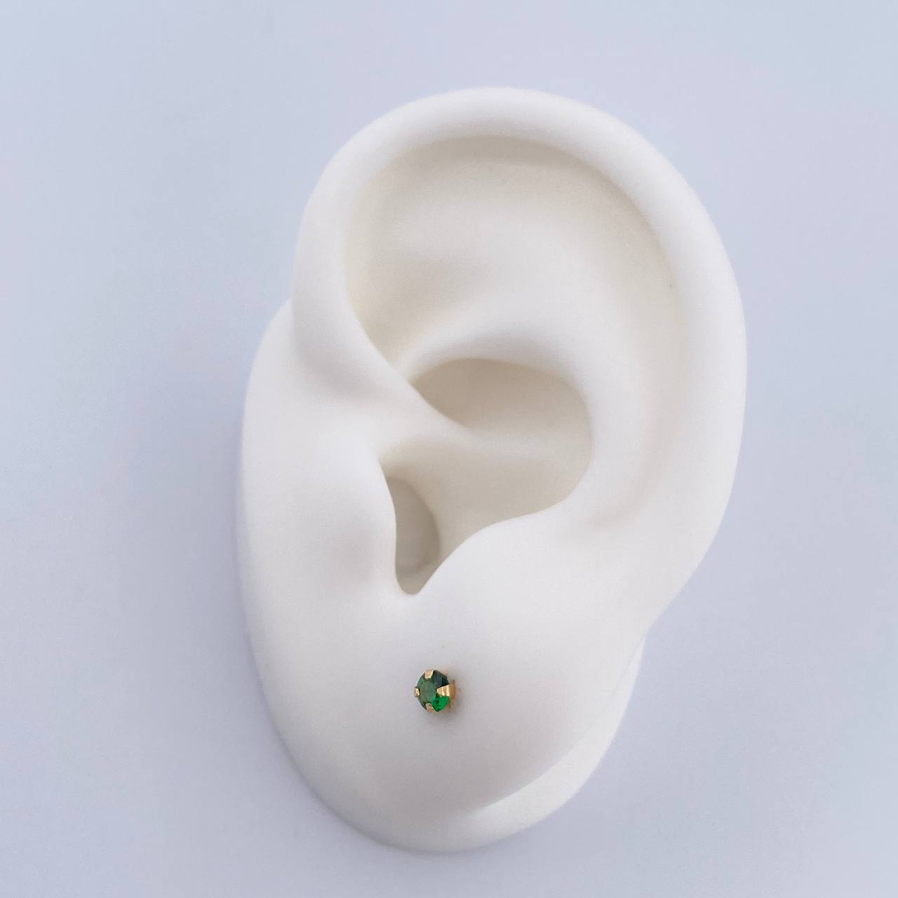 Topos Cuatro Garras 0.45gr / Circon Verde Oro Amarillo 18K &