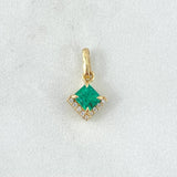 Dije Rombo Medio 1.35gr / 1.6cm / Esmeralda 0.58pts - Diamantes Blancos 0.01pts Oro Amarillo 18K (Joya) *