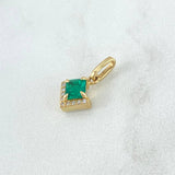 Dije Rombo Medio 1.35gr / 1.6cm / Esmeralda 0.58pts - Diamantes Blancos 0.01pts Oro Amarillo 18K (Joya) *