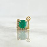 Dije Rombo Medio 1.35gr / 1.6cm / Esmeralda 0.58pts - Diamantes Blancos 0.01pts Oro Amarillo 18K (Joya) *