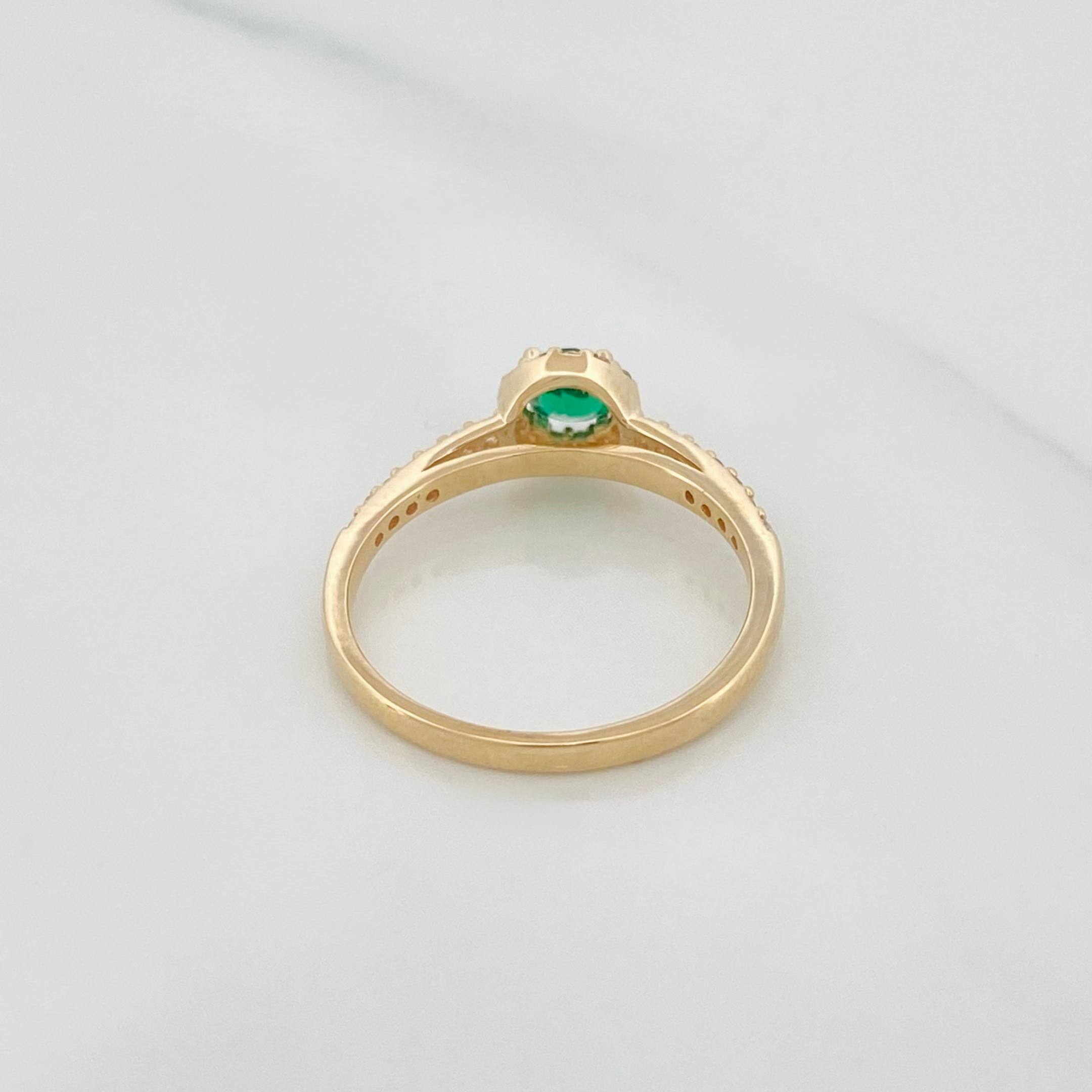 Anillo Halo 2.35 g / T6 3/4 Oro Amarillo 18K