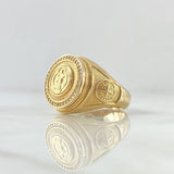 Anillo Sello Circular San Benito 9.05gr / T11 1/4 / Circones Blancos Texturizado Oro Amarillo 18K ©