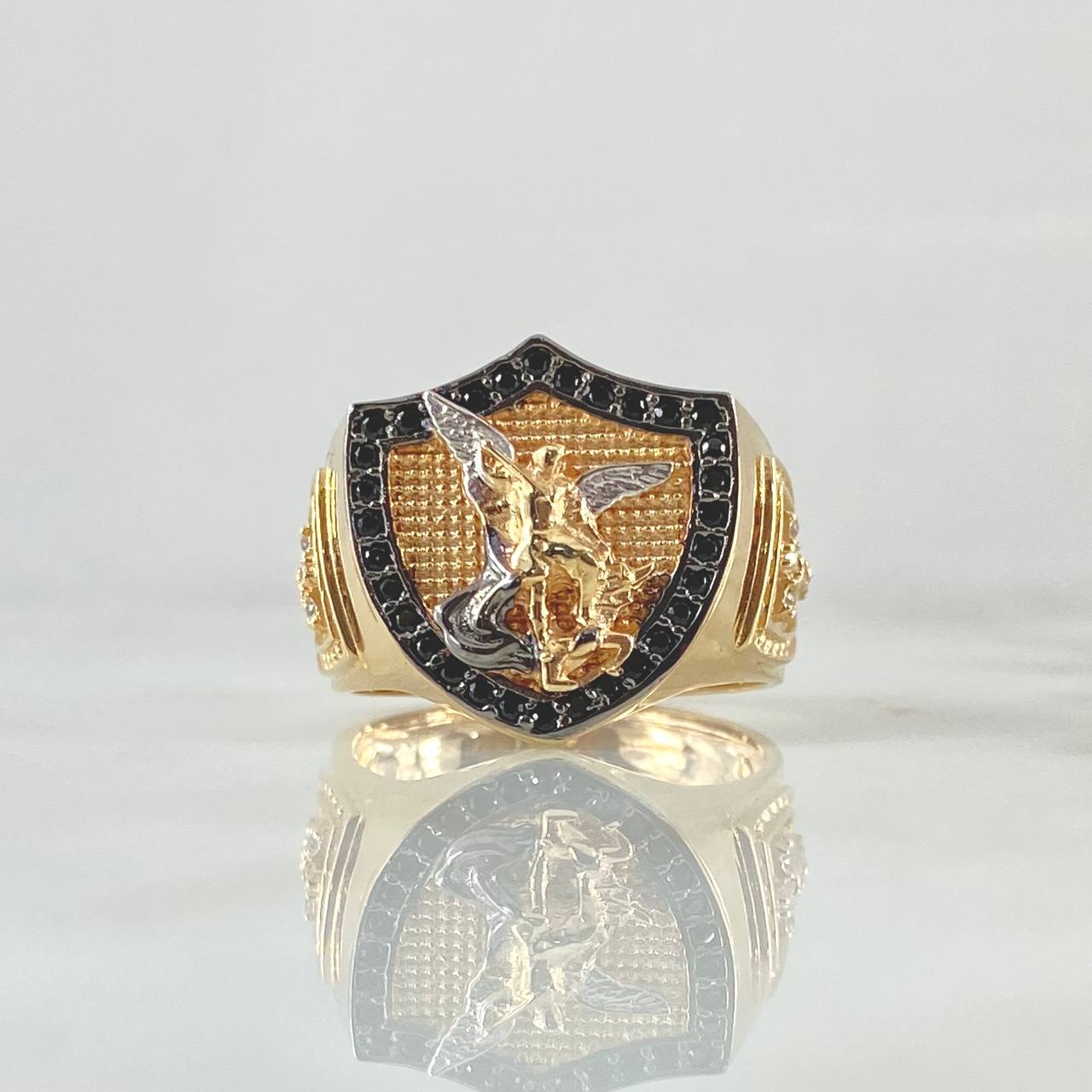 Anillo Escudo Arcangel San Miguel Cruz 7.05gr / T9 1/2 / Circones Negros Blancos Oro Amarillo 18K ©