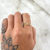 Anillo Infinito Parcial 1.1gr / T5 3/4 / Circones Blancos Oro Amarillo 18K ©