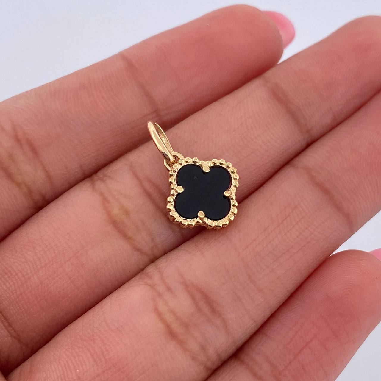 Dije Trebol 1.25gr / 1.6cm / Onix Negro Oro Amarillo Nac.Esp. 18K &