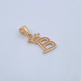 Dije Letra B Corona 1.8gr / 2.6cm / Circones Blancos Oro Amarillo 18K &