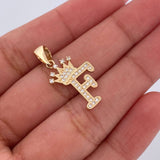Dije Letra F Corona 1.6gr / 2.6cm / Circones Blancos Oro Amarillo 18K &