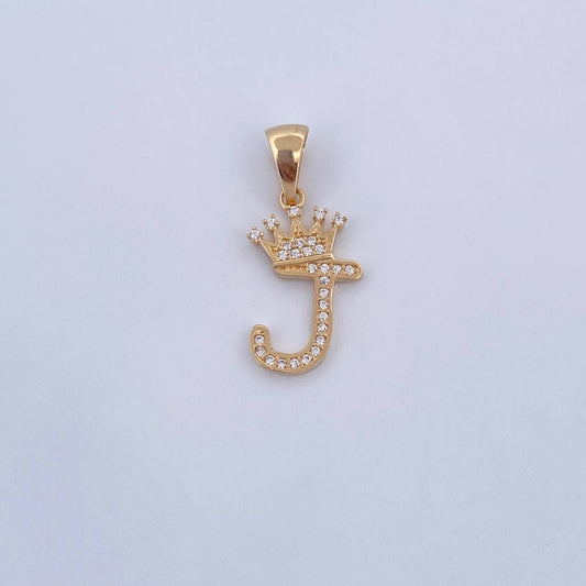 Dije Letra J Corona 1.45gr / 2.6cm / Circones Blancos Oro Amarillo 18K &