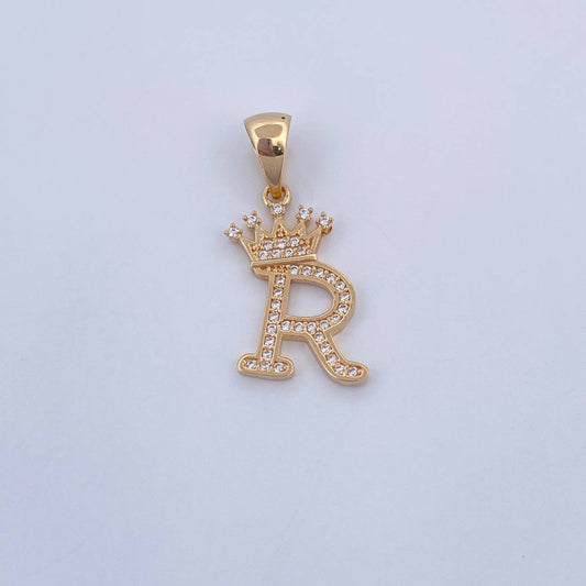 Dije Letra R Corona 1.75gr / 2.7cm / Circones Blancos Oro Amarillo 18K &
