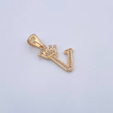 Dije Letra V Corona 1.55gr / 2.6cm / Circones Blancos Oro Amarillo 18K &