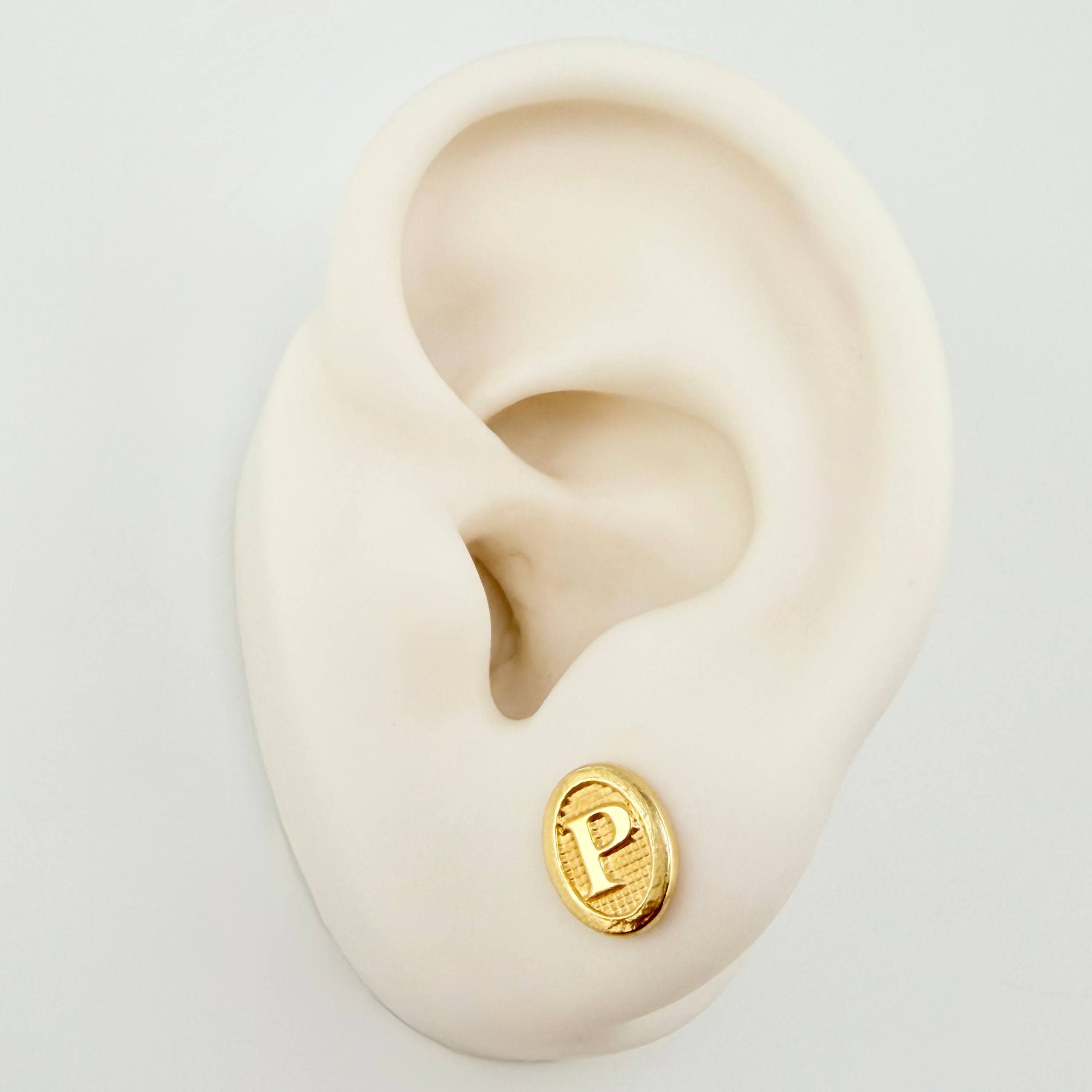 Topos Letra P 0.75gr / 9mm Oro Amarillo 18K