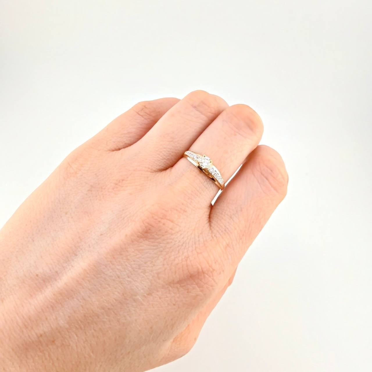 Anillo Solitario Hileras Tupidas 1.85g / T7 1/4 Oro Amarillo 18K