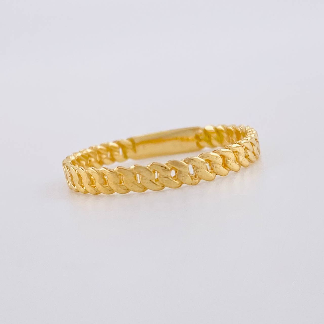 Anillo Cubano 1.4g / T6 3/4 Oro Amarillo 18K