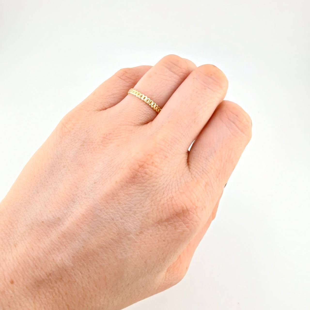 Anillo Cubano 1.4g / T6 3/4 Oro Amarillo 18K