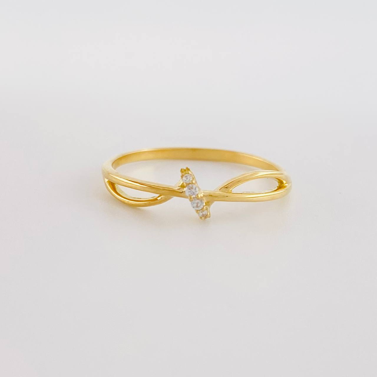 Anillo Infinito entrelazado 1.25g / T6 1/2 Oro Amarillo 18K