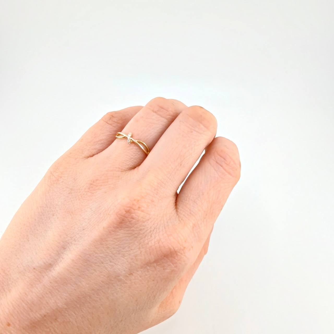 Anillo Infinito entrelazado 1.25g / T6 1/2 Oro Amarillo 18K