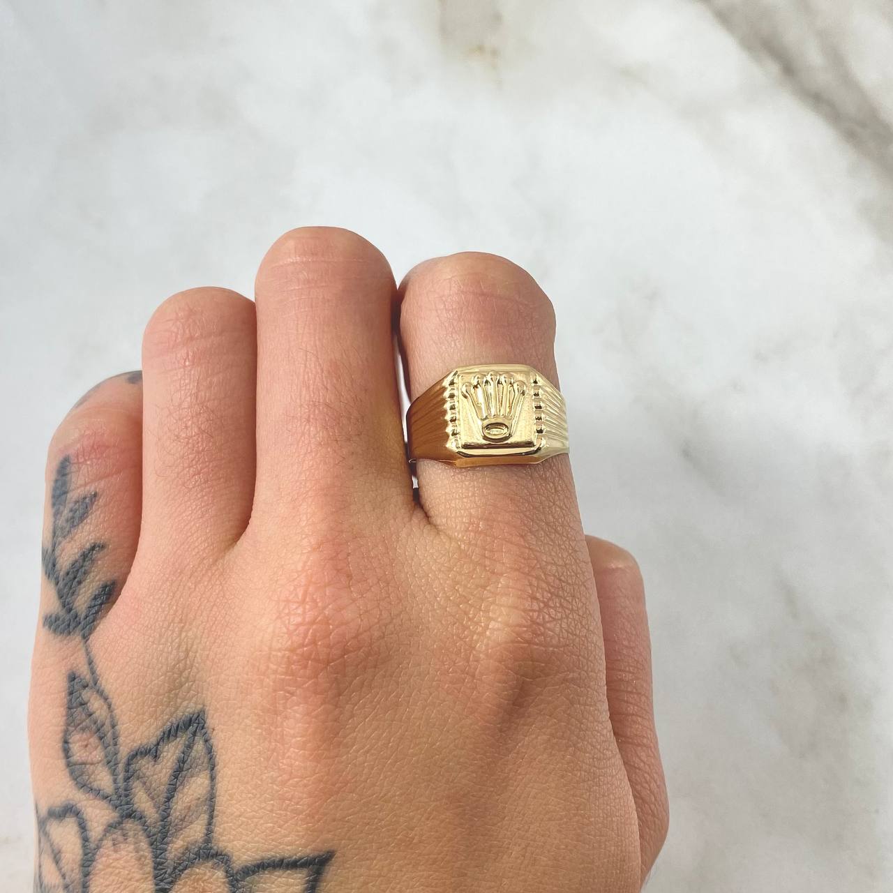 Anillo Corona Radial 2.6gr / T9 1/4 / Oro 18K ©