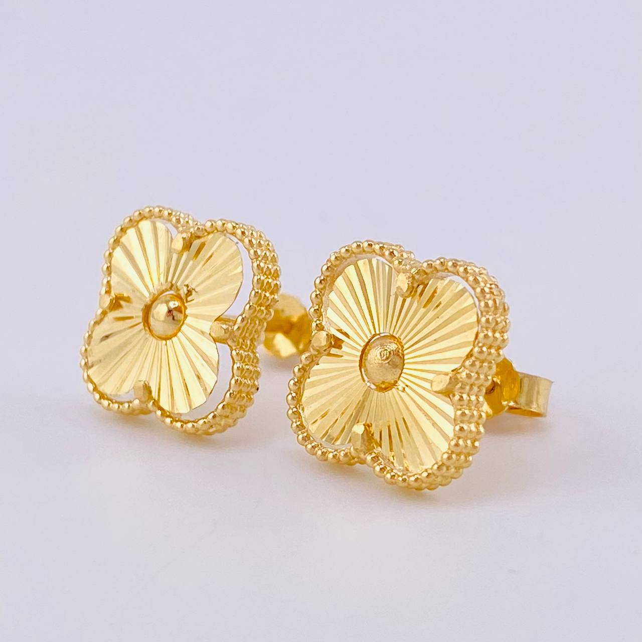 Topos Trebol Diamantados 3.5 g / 11.8 mm Oro Amarillo 18K