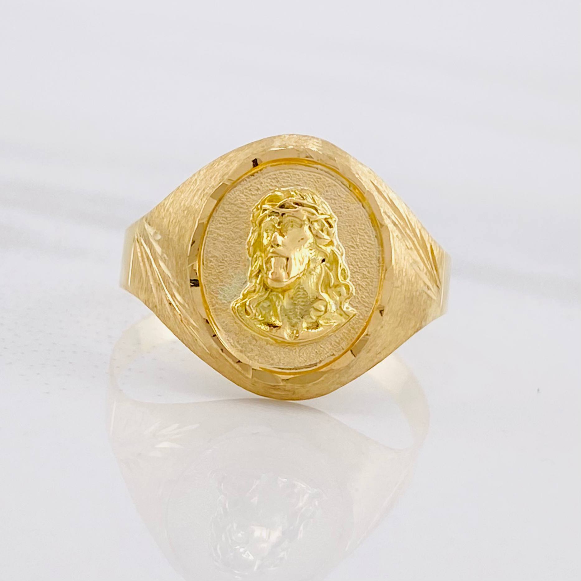 Anillo Rostro Cristo 2.65g / T11 Oro Amarillo 18K