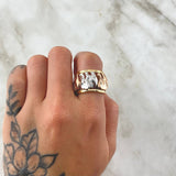 Anillo Trio Elefantes 9.15gr / T7 1/2 / Circones Blancos Verdes Tres Oros 18K