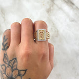Anillo Caduceo de Serpiente 8gr / T10 1/2 / Circones Blancos Negros Fucsia Tres Oros 18K