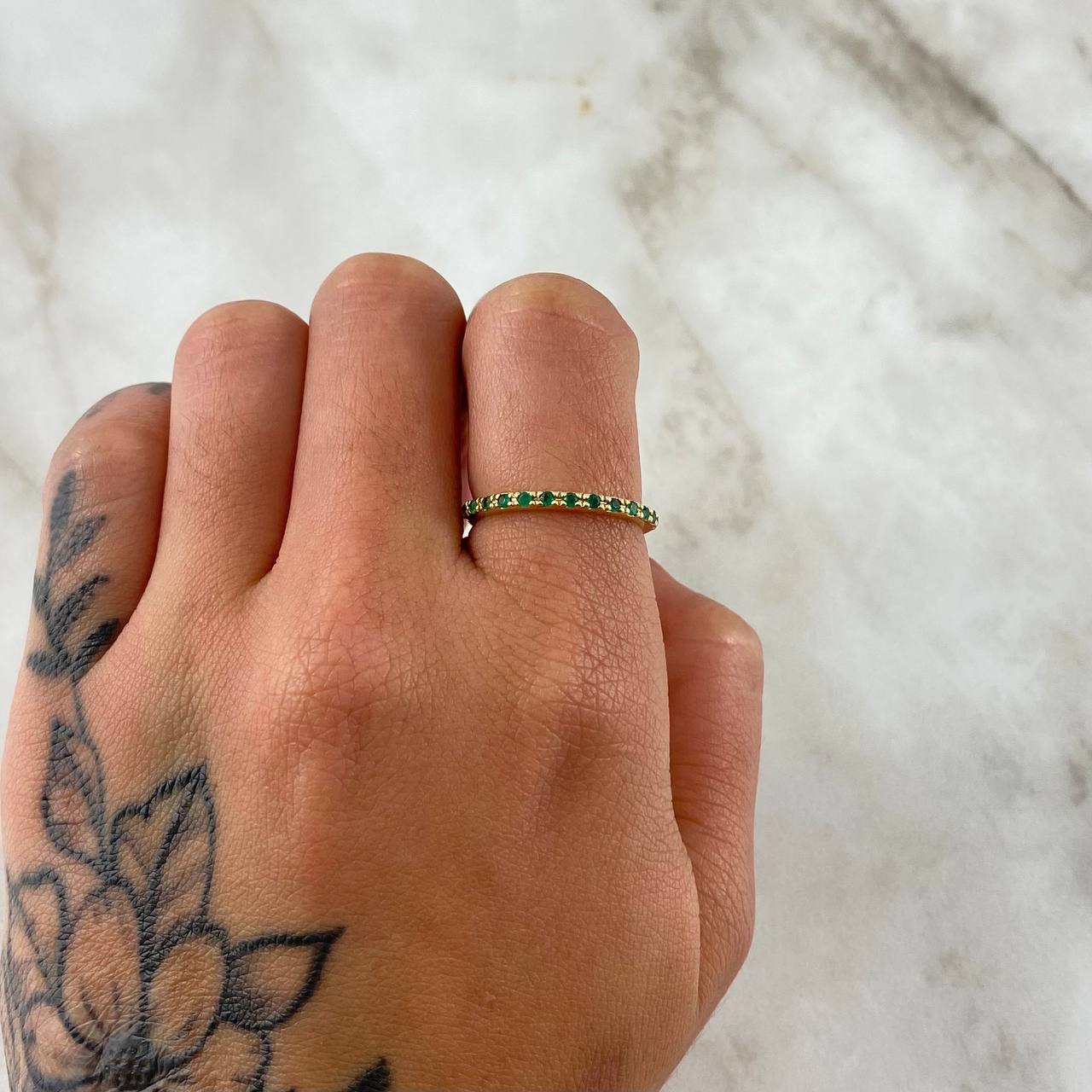 Anillo Argolla Churumbela 1.5gr / T6 1/4 / Esmeraldas 12pts Oro Amarillo 18K (Joya)