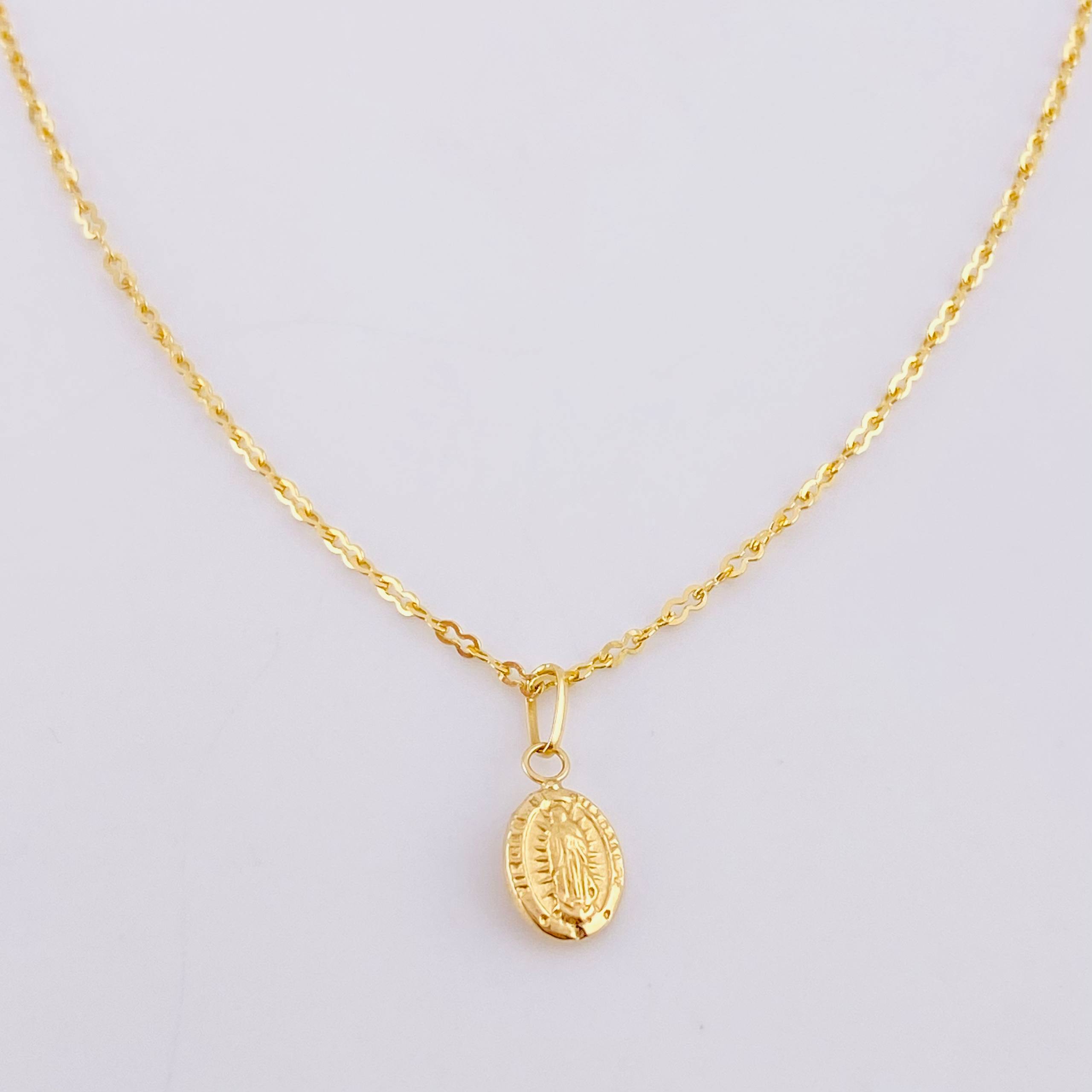 Set Cadena Aro Seguido + Dije Virgen De Guadalupe / 2.1 g / 45.3 cm Oro Amarillo 18K
