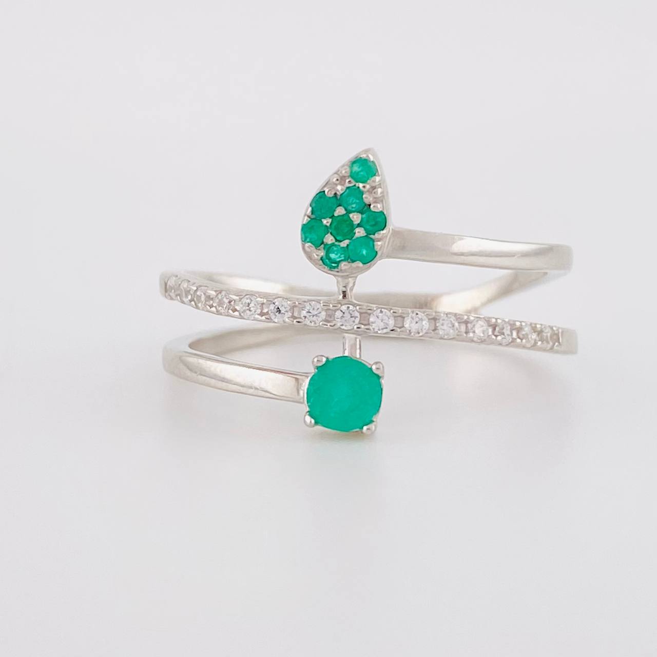 Anillo Tres Lineas Esmeraldas 0,33 Pts 2.65 g / T9 Plata 925