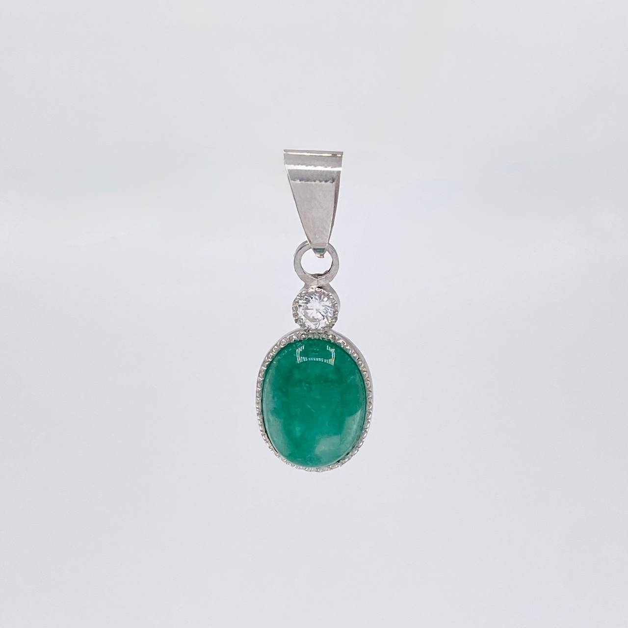 Dije Ovalado Esmeralda 3.6 Qts 1.75 g / 2.5 cm Plata 925