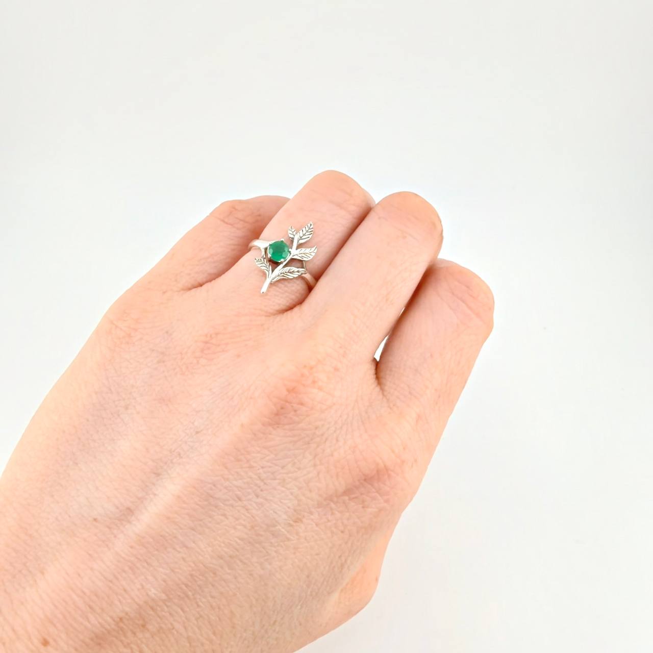 Anillo Hojas Laurel Esmeralda 0,03 Pts 2.35 g / T5 Plata 925