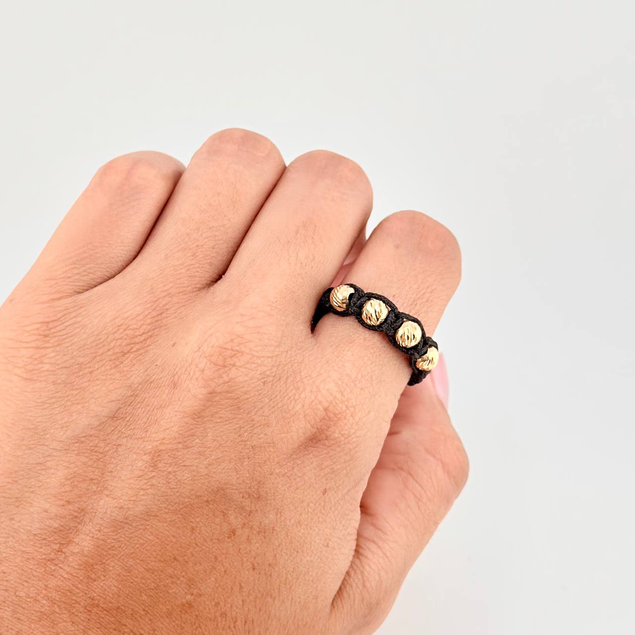 Anillo Tejido Negro Bolas Diamantadas 0.5 g / T7 3/4 Oro Amarillo 18K