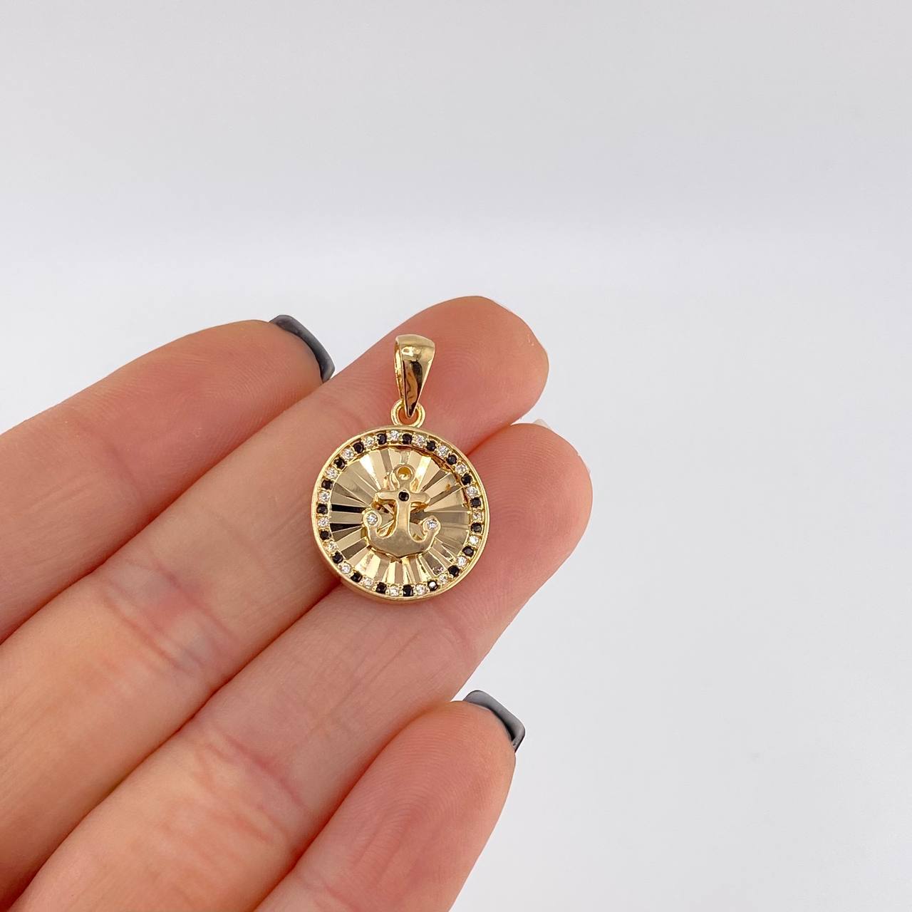 Dije Circulo ancla diamanatado 2.4g / 2.5cm Oro Amarillo 18K
